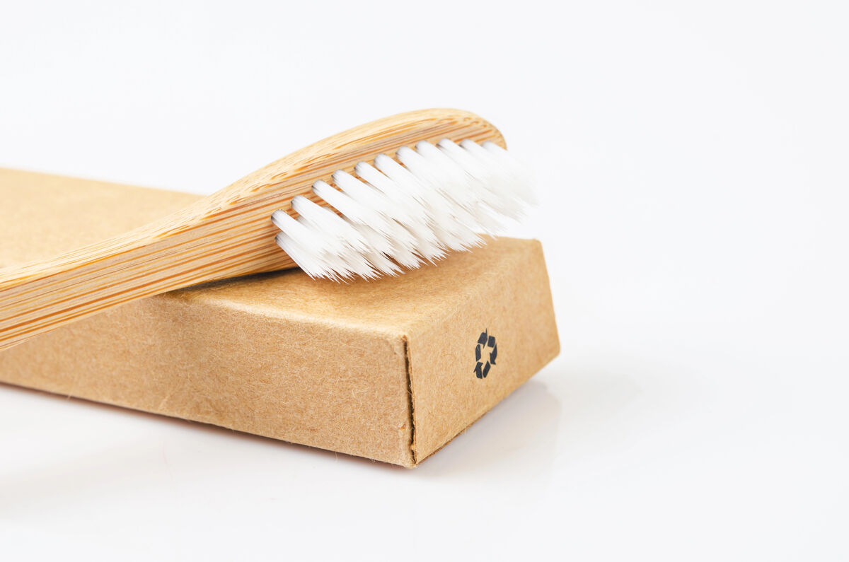 Wooden Toothbrush: The Eco-Friendly Trend for Responsible Oral Hygiene