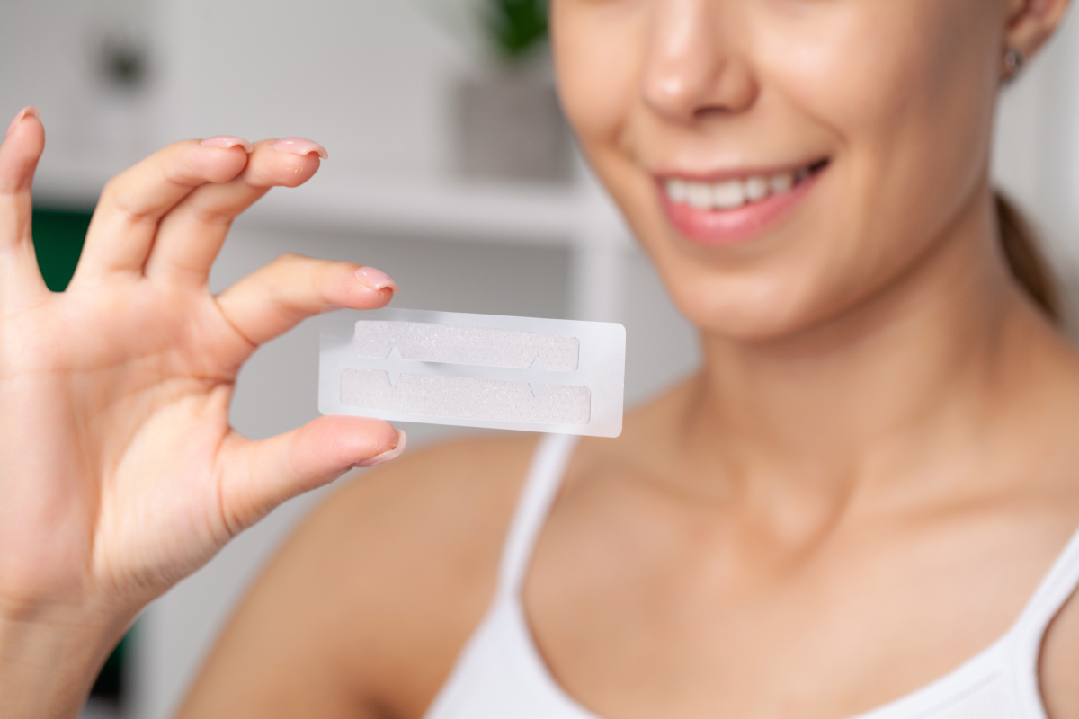 Complete Guide to Teeth Whitening Strips: Choosing Well in 2026