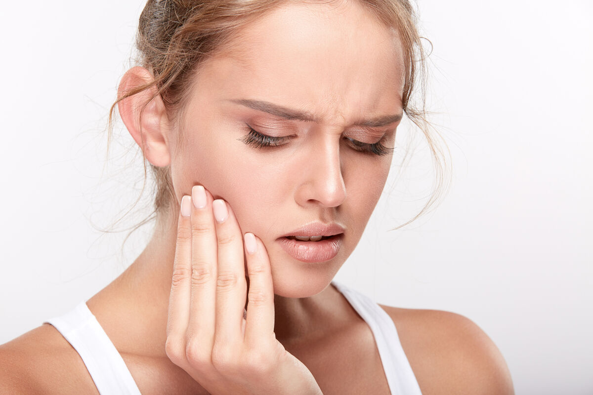 Wisdom Teeth: A Guide to Symptoms, Surgery, and Recovery
